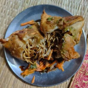 Chowmein Samosa streeto