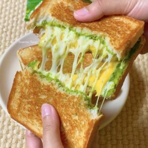 Bombay Veg Chees Sandwich Streeto